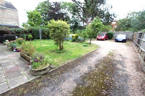 13a Woodland Road, Chingford, London, E4 7ET