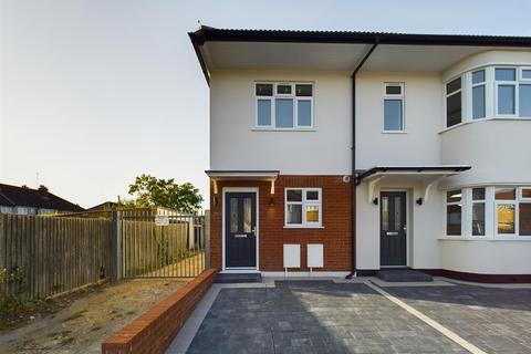 1 bedroom end of terrace house for sale, Sidmouth Drive, Ruislip HA4