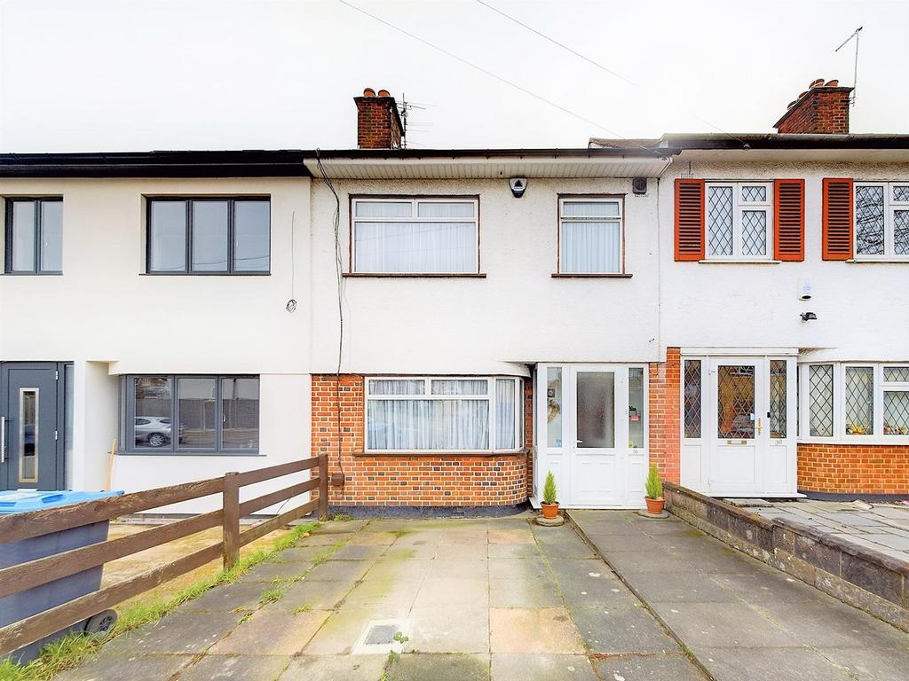 West Mead, Ruislip HA4 3 bed terraced house £545,000