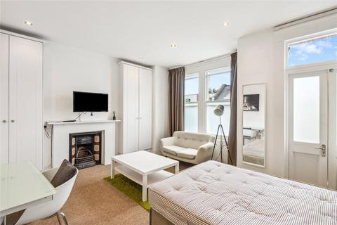52 Burnfoot Avenue, Fulham, London, SW6 5EA