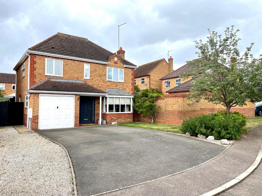 Wickery Dene, Wootton Fields, Northampton NN4 4 bed detached house for