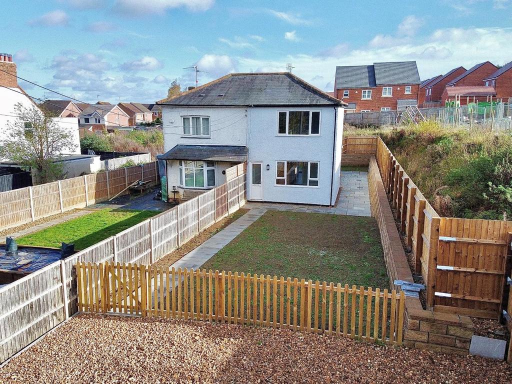 Rothersthorpe Lane, Northampton NN4 3 bed semidetached house for sale