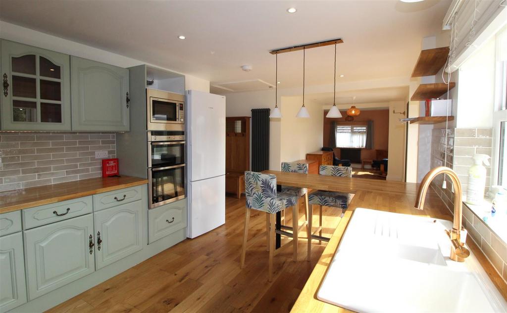 Laburnum Grove, Dartington, Totnes 2 bed bungalow to rent £1,195 pcm