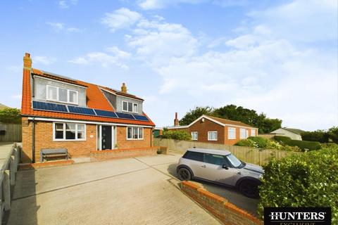 4 bedroom detached house for sale, Main Street, Buckton, Bridlington