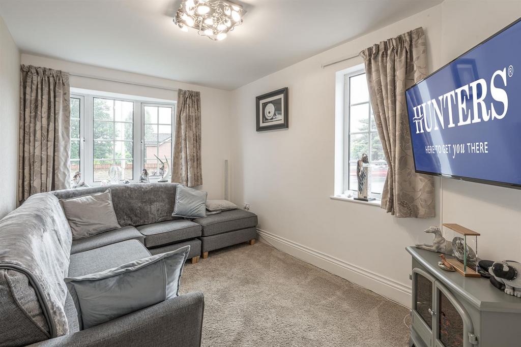 Stream Park, Kingswinford, DY6 8HU 3 bed semidetached house for sale