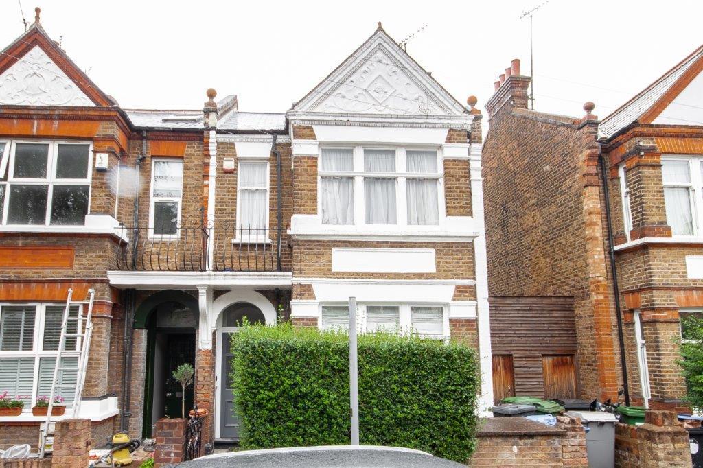 Clifford Gardens, London, NW10 2 bed flat for sale £460,000