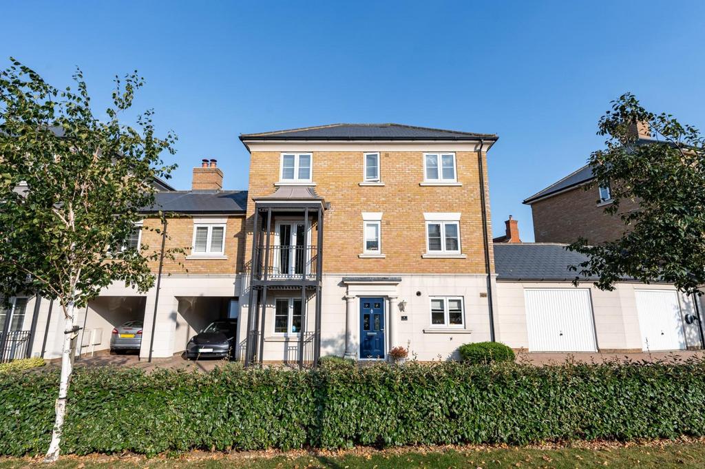 Briar Road, Dunmow, Essex 4 bed detached house for sale £625,000