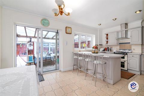 4 bedroom terraced house for sale, Great Cambridge Road, London N18
