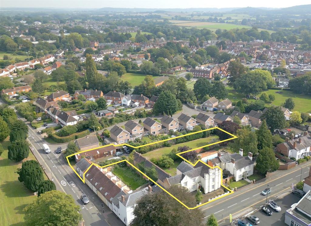 Priory Road, Alcester 6 bed character property for sale £950,000