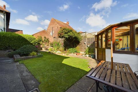 25 Second Avenue, Bridlington, YO15 2LW