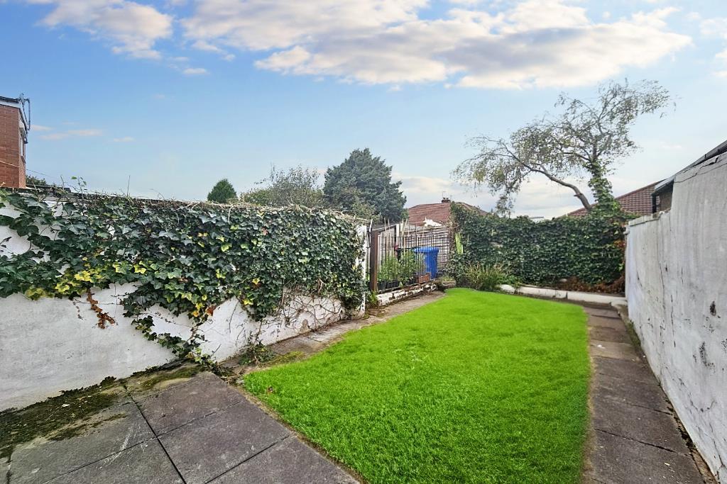 Bloomsbury Lane, Timperley 2 bed end of terrace house £1,150 pcm (£