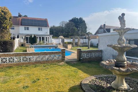 104 Ashburnham Road, Pembrey, Burry Port, SA16 0TL