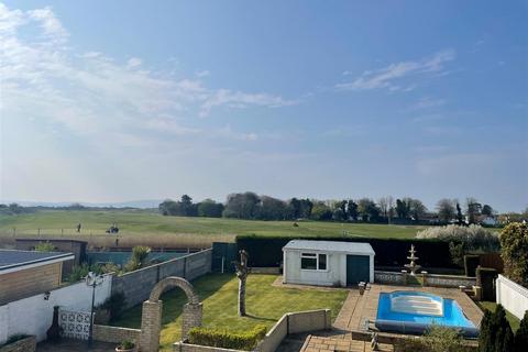 104 Ashburnham Road, Pembrey, Burry Port, SA16 0TL