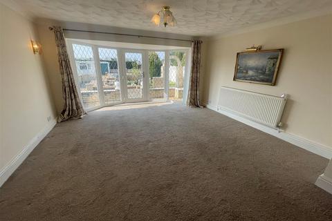 104 Ashburnham Road, Pembrey, Burry Port, SA16 0TL