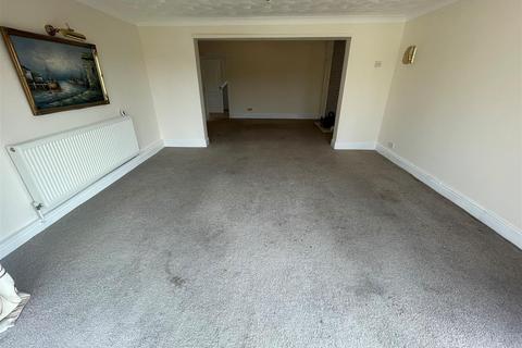104 Ashburnham Road, Pembrey, Burry Port, SA16 0TL