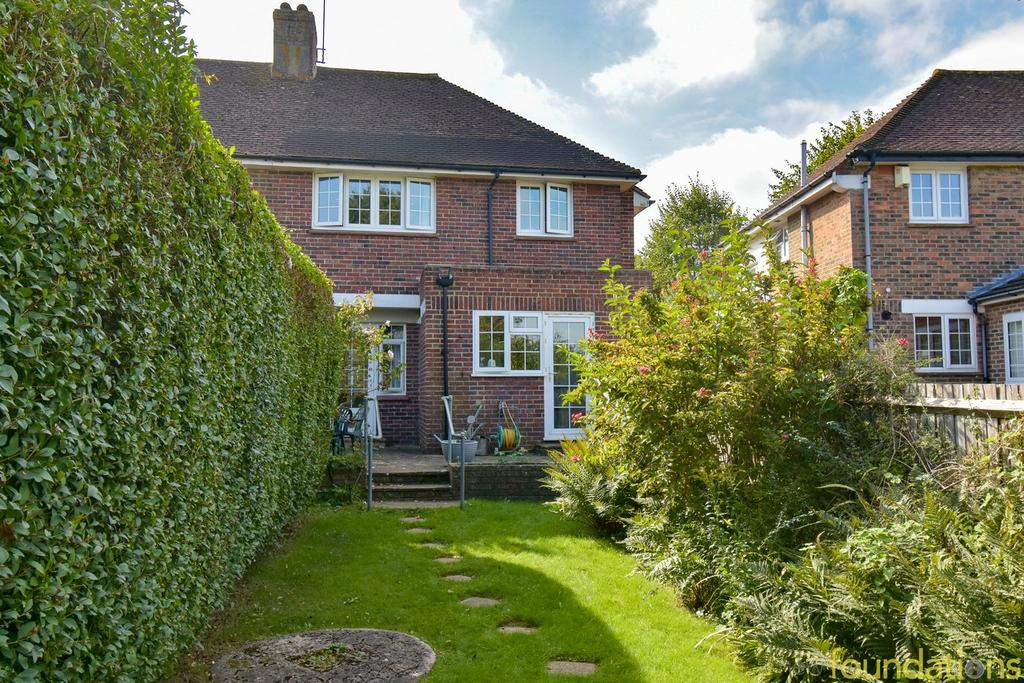 Glenleigh Park Road, BexhillonSea... 3 bed semidetached house for