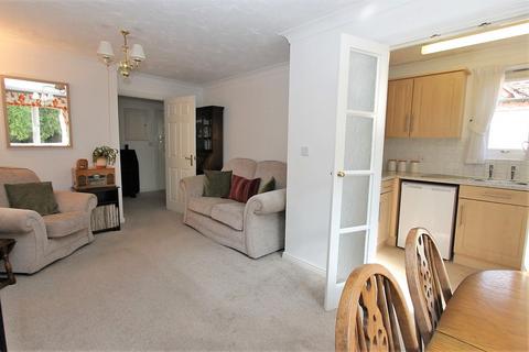 2 bedroom apartment for sale - St Saviours Court, Worcester Road, Hagley, Stourbridge, DY9