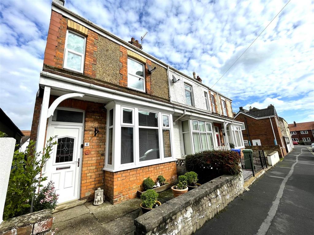 Carrington Avenue, Hornsea 3 bed end of terrace house for sale £169,950