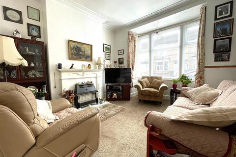 3 bedroom end of terrace house for sale - Carrington Avenue, Hornsea