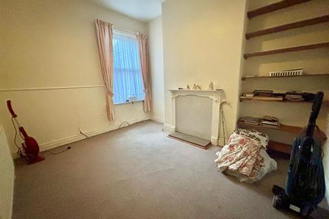 3 bedroom end of terrace house for sale, Carrington Avenue, Hornsea