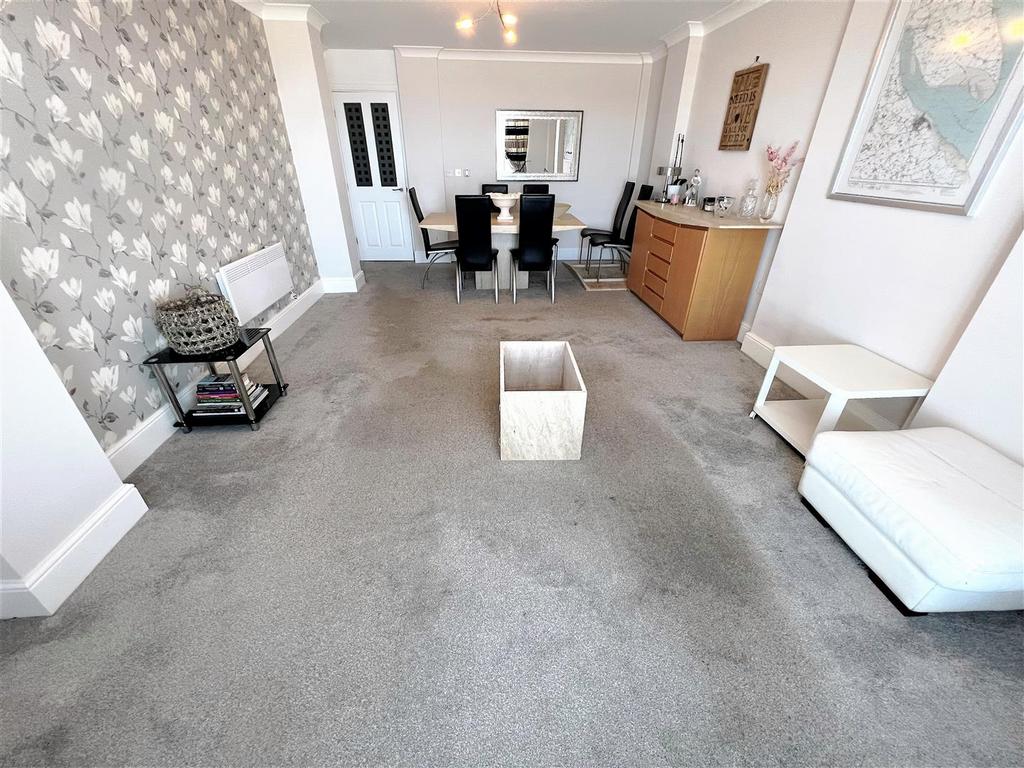 The Point, Sea View Street, Cleethorpes, N.E. Lincs, DN35 8EU 2 bed