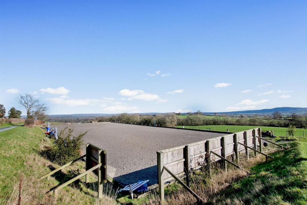 Whitton Grange, Whitton, Shropshire, SY5 9RD 6 bed equestrian property