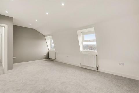 3 bedroom property for sale - Coldharbour Lane, London