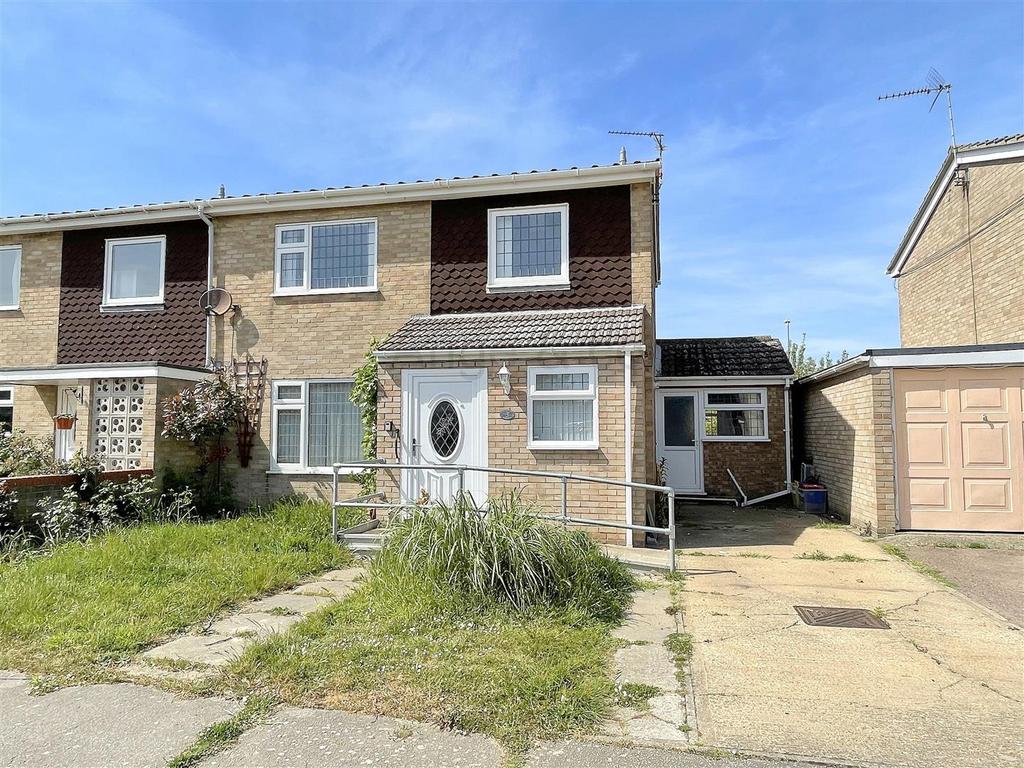 Wiggs Way, Corton, Lowestoft 3 bed end of terrace house £200,000