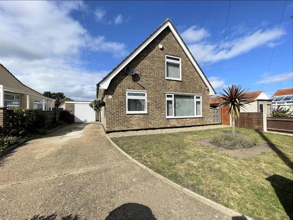 Edgerton Road, Lowestoft 3 bed chalet for sale £370,000