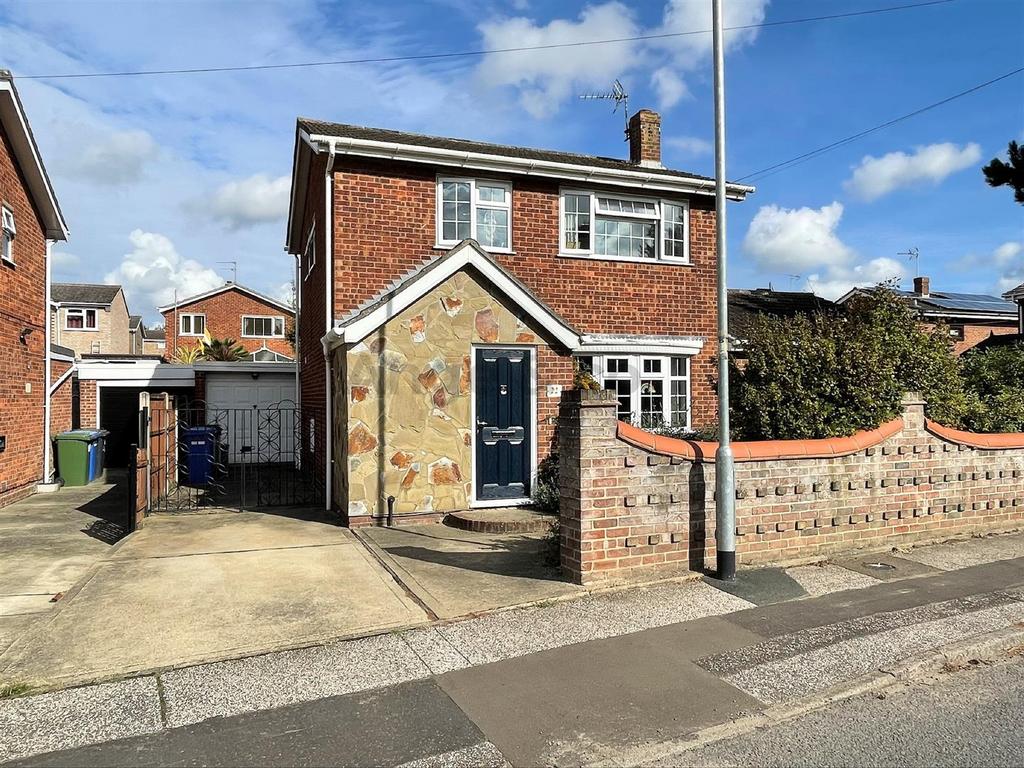 Sands Lane, Oulton, Lowestoft 4 bed detached house for sale £350,000