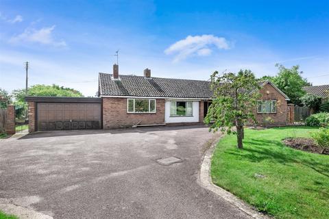 4 bedroom detached bungalow for sale, Mill Lane, Cleeve Prior, Evesham