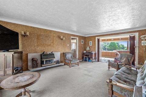 4 bedroom detached bungalow for sale, Mill Lane, Cleeve Prior, Evesham
