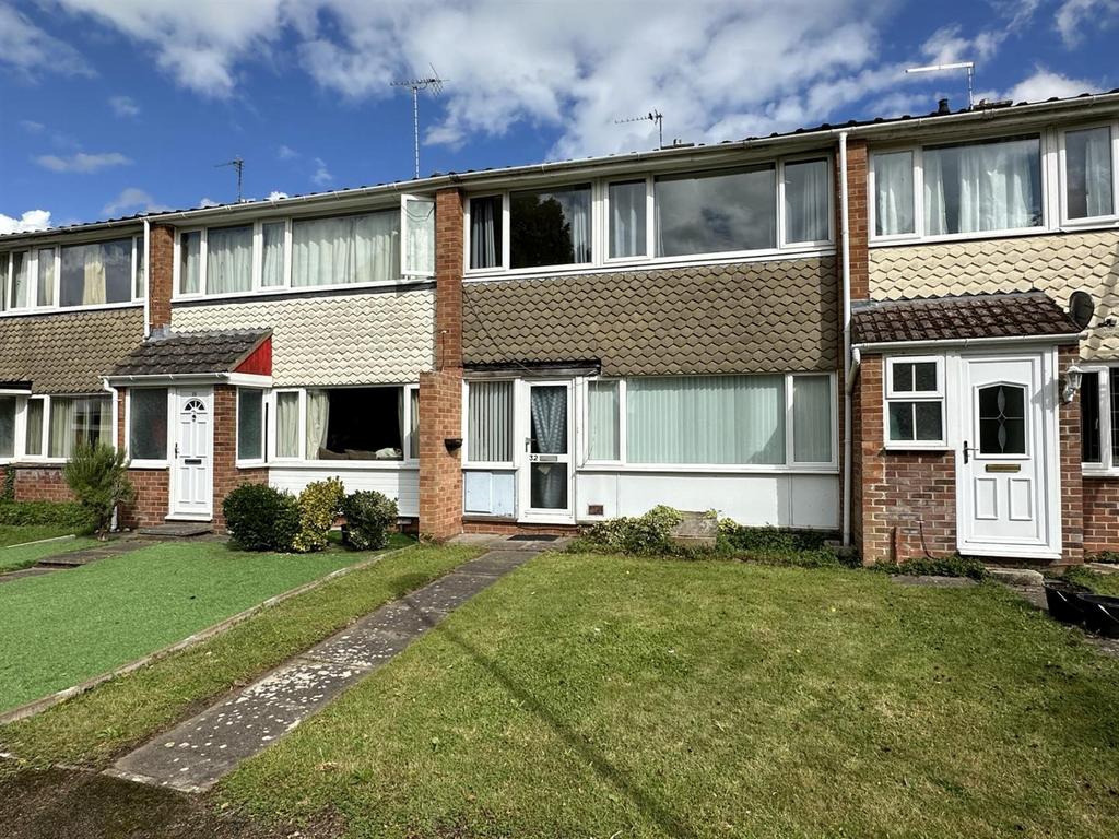 Russet Close, Tuffley, Gloucester 3 bed terraced house for sale £210,000