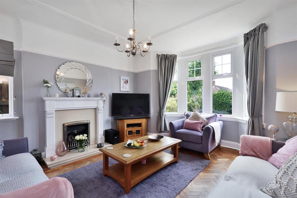 Lichfield Avenue, Hereford 3 bed detached house for sale £485,000