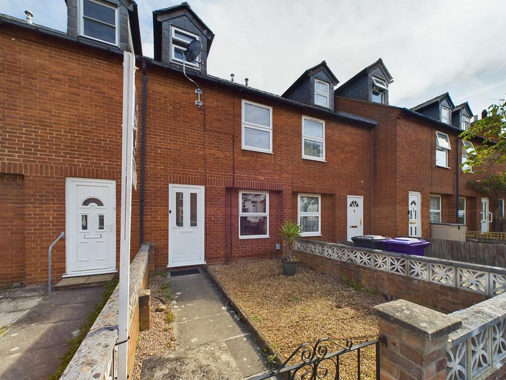 Radcliffe Road, Hitchin, SG5 3 bed terraced house for sale £460,000