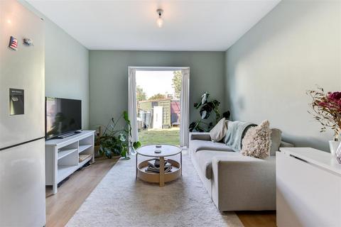 117a Lyndhurst Road, Worthing, BN11 2DE