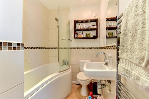 117a Lyndhurst Road, Worthing, BN11 2DE