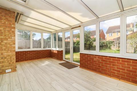 3 bedroom semi-detached house for sale, Teal Avenue, Mayland