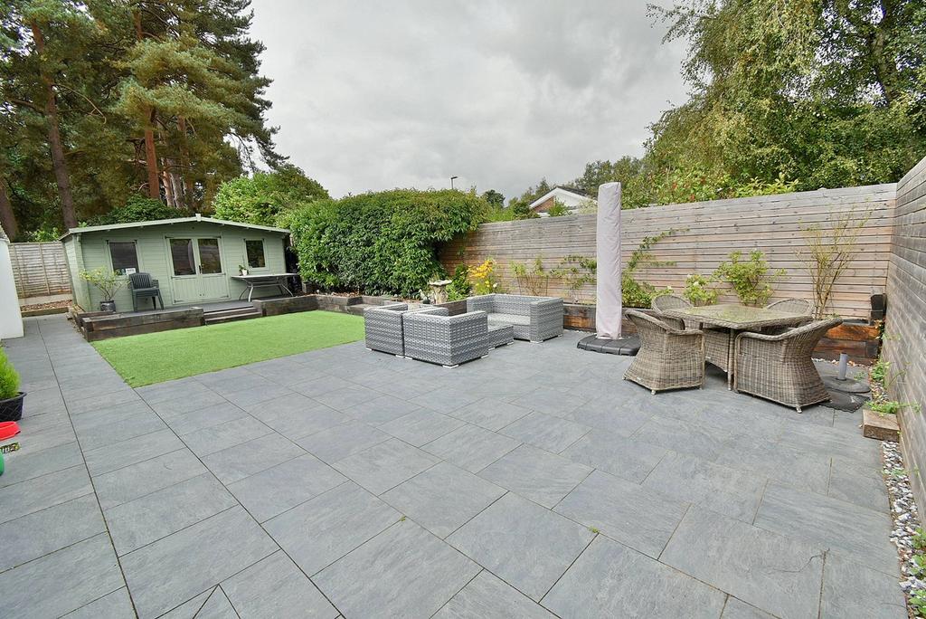 Longacre Drive, Ferndown, BH22 3 bed detached bungalow for sale £700,000
