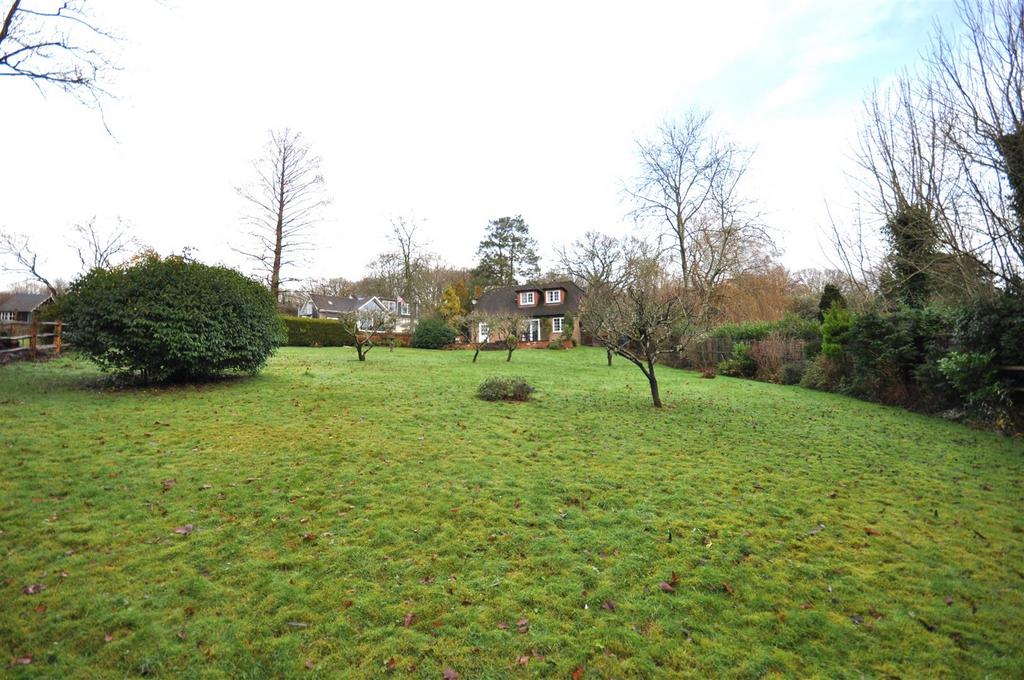 Lake Lane, Dockenfield, Farnham 2 bed chalet for sale £725,000