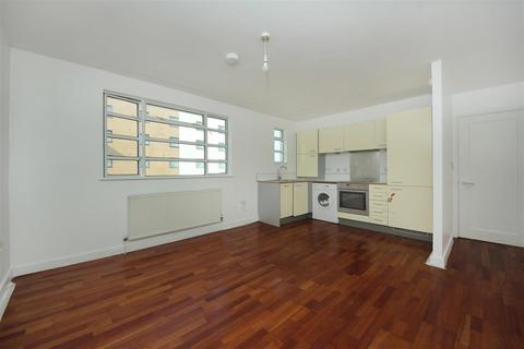 2 bedroom apartment for sale, Longfield House, W5