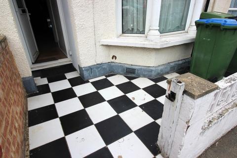 28 Tewson Road, London, SE18 1AY