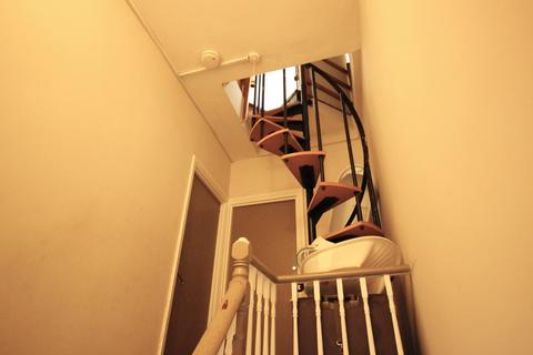 28 Tewson Road, London, SE18 1AY