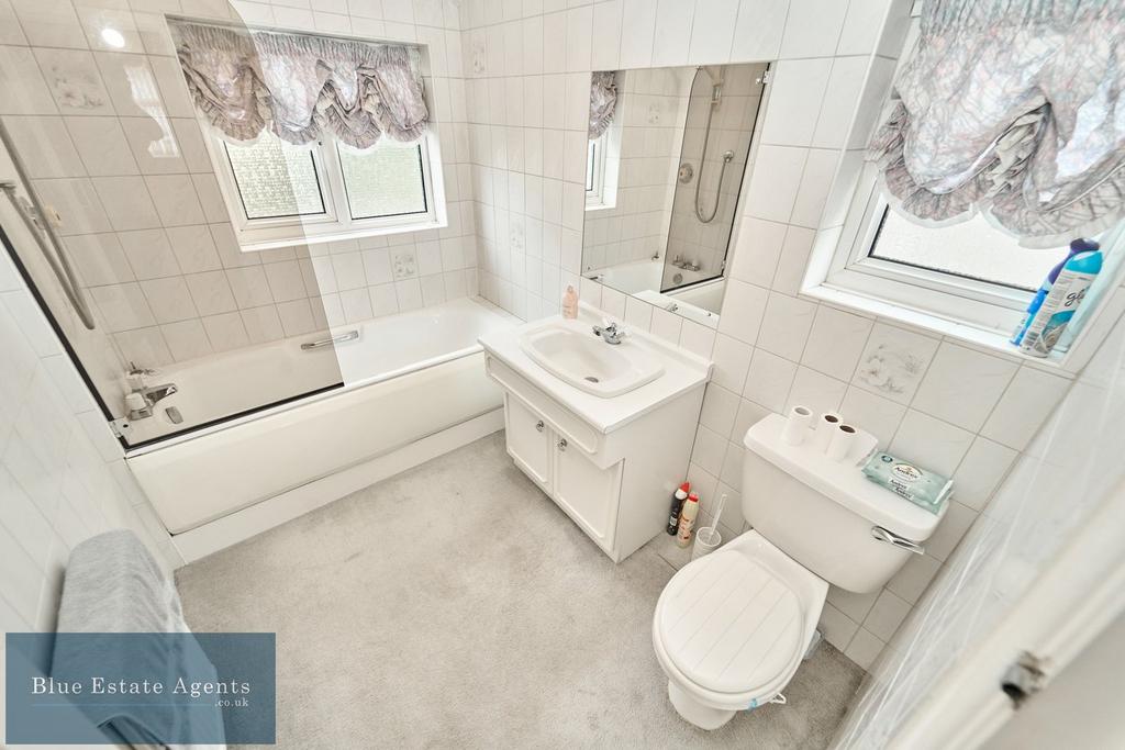 Family Bathroom Suite