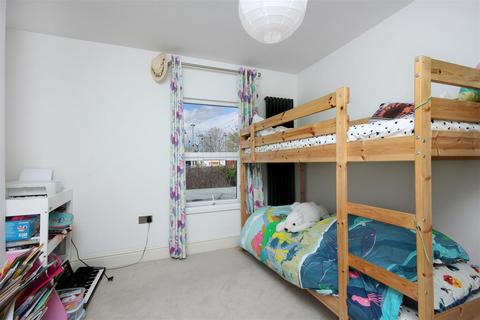 24 Felix Road, London, W13 0NT