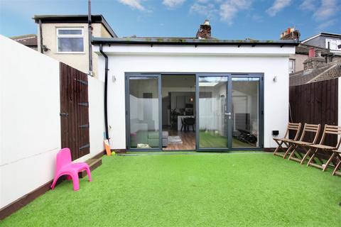 24 Felix Road, London, W13 0NT