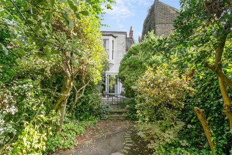27 Silver Crescent, London, W4 5SF