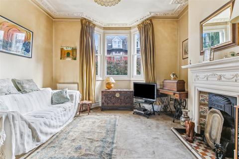 27 Silver Crescent, London, W4 5SF