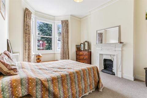 27 Silver Crescent, London, W4 5SF