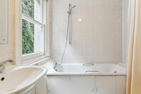 27 Silver Crescent, London, W4 5SF